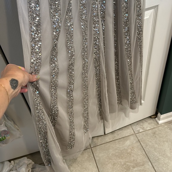 NWT AIDAN MATTOX BEADED SILVER GOWN - Picture 15 of 17